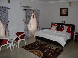 Nue-Crest Hotels & Suites, hotel in Enugu
