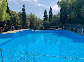 Foto di Hotel: Sea-view maisonette at Sounio