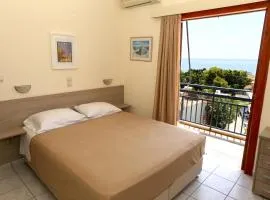 Hotel Karyatides
