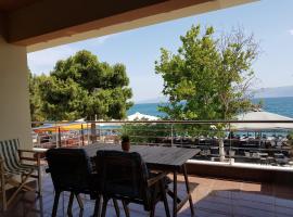 A picture of the hotel: Luxurious Amarynthos Apt. with Sea View, Euboea