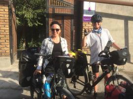 Salom Hostel โรงแรมในPanjakent