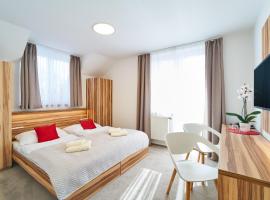 Fotos de Hotel: Penzion Fino -club