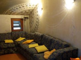 A picture of the hotel: BiJoux Perloz