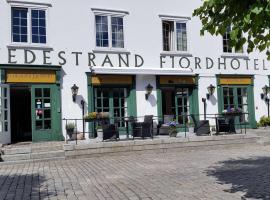 A picture of the hotel: Tvedestrand Fjordhotell - Unike Hoteller