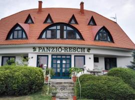 ホテル写真: Várvölgy Panzió - Resch