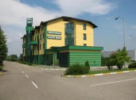 Hotel Orijent 22