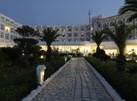 Aylimas Family Hotel