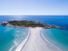 Diamond Island Resort, Restaurant & Bar and Penguin Show, hotel v destinaci Bicheno