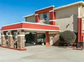 Ramada by Wyndham Oklahoma City Airport North, hotelli kohteessa Oklahoma City