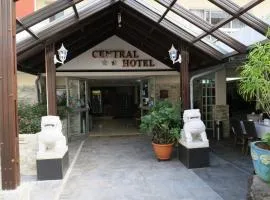 Central Hotel, отель в Сен-Дени