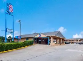 Motel 6-Marshall, TX, хотел в Маршъл