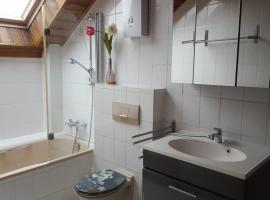 Foto di Hotel: flats-4u - Cosy, quiet & clean apartments in the city ( Apt. 5 )