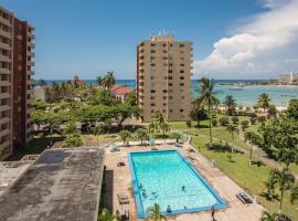Emerald One Bedroom Suite At Turtle Towers, hotel v destinaci Ocho Rios