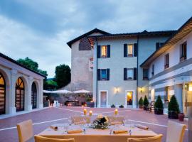 Borgo Santa Giulia, hôtel à Corte Franca