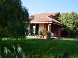 A picture of the hotel: Villa with swimming pool&garden