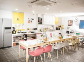 24 Guesthouse Jeonju, hotel in Jeonju