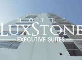 酒店照片: Luxstone Executive & Suites