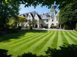 Glen-Yr-Afon House Hotel