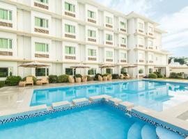 Microtel by Wyndham South Forbes near Nuvali, hotel in Santa Rosa