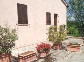 Foto di Hotel: House in Montegridolfo