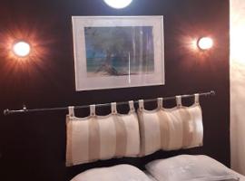 Hôtel Du Centre, ξενοδοχείο σε Saint-Denis