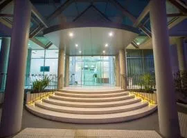 Sfera's Park Suites & Convention Centre