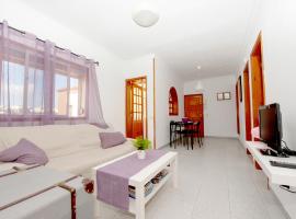 Hotel Photo: Rehoyas Palace Apartment