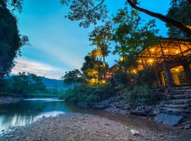 Art's Riverview Lodge, hotel a Khao Sok