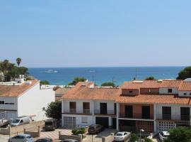 รูปภาพของโรงแรม: Estudi vista mar La Fosca