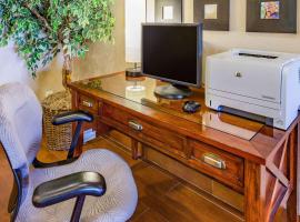 AmericInn by Wyndham Des Moines Airport, hotel in Des Moines