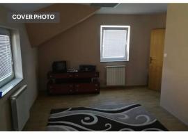 होटल की एक तस्वीर: BJELOVAR, Cozy apartment