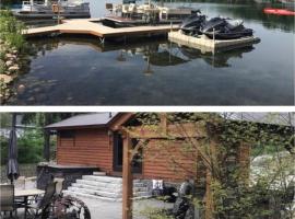 Фотографія готелю: New Cabin on 75 Acre Private Lake: Couples Get Away or bring the Family