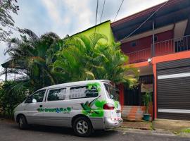 Melrost Airport Bed & Breakfast, hôtel à Alajuela