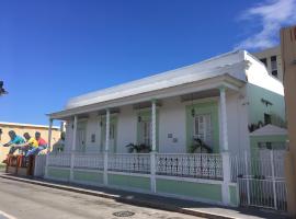 A picture of the hotel: Casa Luna Ponce (Room E)