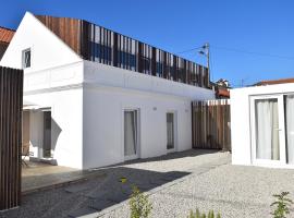 호텔 사진: Fisherman's House - a boat ride from Lisbon