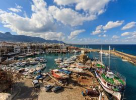 Hotel Foto: Harbour view flat in Kyrenia -Girne