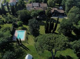 Hotel Photo: Villa Toscane - Atelier d'Artistes et B&B à 20 mn de Toulouse