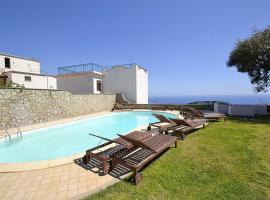 Zdjęcie hotelu: Nerano Villa Sleeps 6 Pool Air Con WiFi