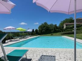 Zdjęcie hotelu: Colle di Val d'Elsa Villa Sleeps 2 Pool WiFi