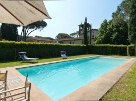 Hotel Foto: Montepescali Villa Sleeps 9 Pool WiFi