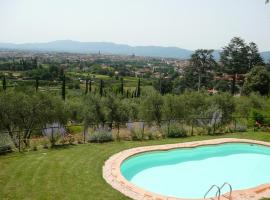 호텔 사진: Pistoia Villa Sleeps 10 Pool WiFi