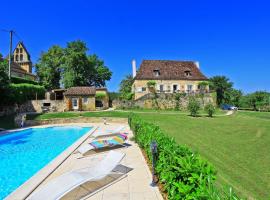 Hotel Foto: Nadaillac-de-Rouge Villa Sleeps 7 Pool Air Con WiFi