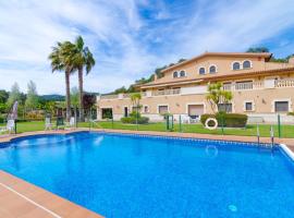 Hotel fotoğraf: Sant Genis de Palafolls Villa Sleeps 6 Pool Air Con