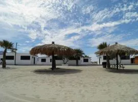 #35 Bungalow Seaside Hotel & Victors RV Park, hotell i San Felipe