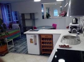 Hotel Photo: 2 Rue Jean Maumus