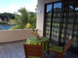 Riverside Holiday Home, hotell sihtkohas Grande Rivière Sud Est