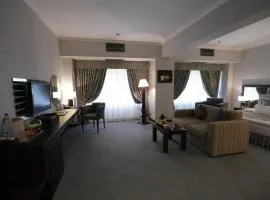 Le Grande Plaza Hotel
