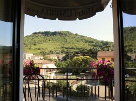 होटल की एक तस्वीर: Hotel Ristorante Umbria