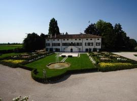 Hotel kuvat: Borgo Dei Conti Della Torre