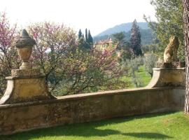 Фотографія готелю: Settignano Villa Sleeps 8 Pool Air Con WiFi